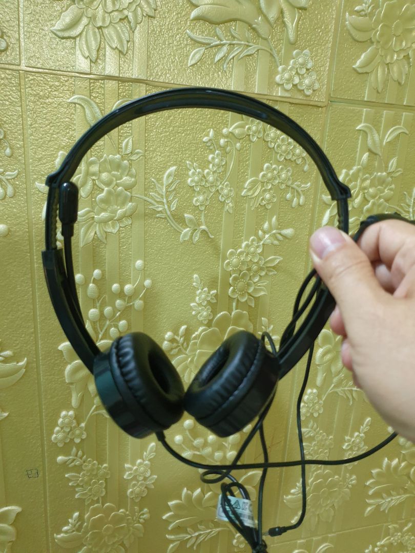 giá rẻ mà tai nghe rất tốt. chất lượng hoàn thiện tốt hơn cả đồ của logitech. âm thanh và mic đủ tốt để làm Zoom online. nói chung rất hài lòng. giao hàng tiki quá nhanh. giá rẻ mà tai nghe rất tốt. chất lượng hoàn thiện tốt hơn cả đồ của logitech. âm thanh và mic đủ tốt để làm Zoom online. nói chung rất hài lòng. giao hàng tiki quá nhanh.