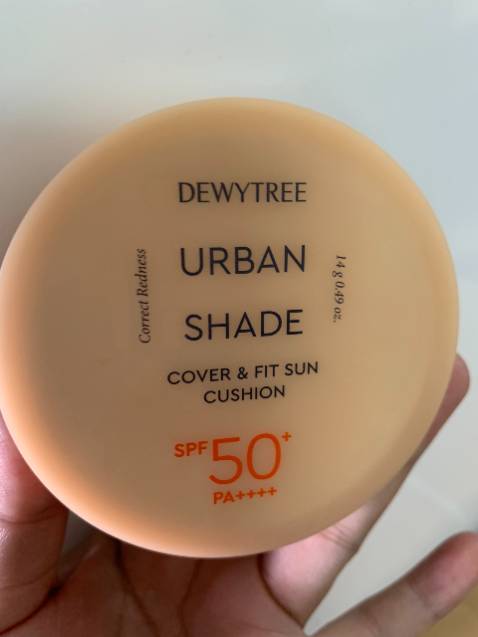 Dùng thích lắm,phấn bám nhưng kh bị bí da.Màu tự nhiên,lâu trôi.Nên mua nhé mọi người