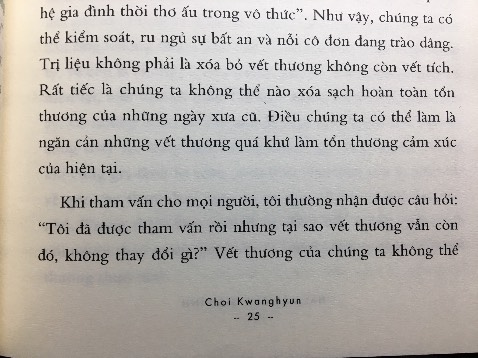 Là một cuốn sách hữu ích, ko quá dày cũng ko quá mỏng, dung lượng vừa phải. Mua cuối năm nên ko có seal nhưng sách ko sao (vết nhăn trên bìa là tui làm, ko phải do Tiki =))