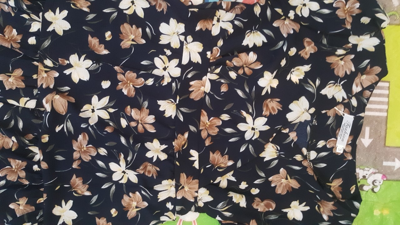 Mua 2 cái từ shop này, đẹp, rất hài lòng. Vải và đường may đẹp. TIKI giao hàng nhanh.