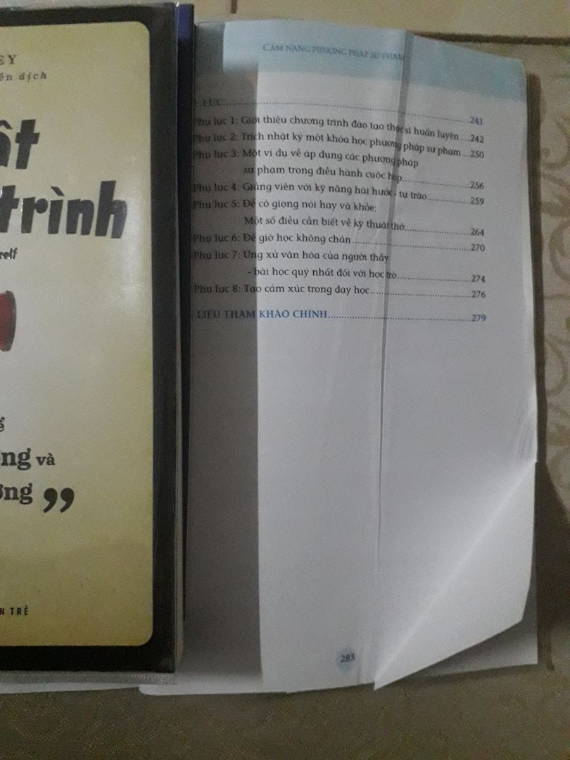 + Giao hàng đúng hẹn. 
+ Đóng gói cẩn thận. NV giao hàng thân thiện
+ Sách màu. Nội dung cụ thể, minh họa trực quan
- Một số trang in bị in lỗi nhưng là trang phụ lục nên ảnh hưởng không nhiều chất lượng cuốn sách
(×) Tổng quan: hài lòng