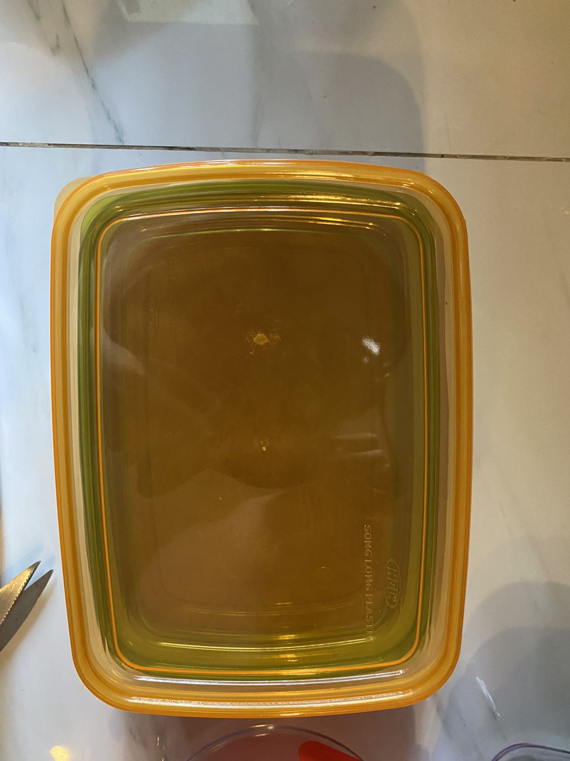 Vừa mở ra đã bể sẵn bên trong rồi,nhắn thì kg ai trả lời