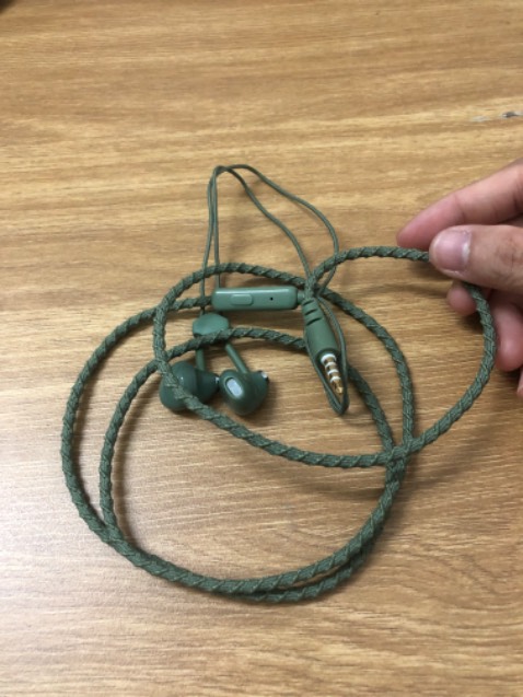 Hay quá luôn shop ơi, mua hàng ở Tiki chưa bao giờ thất vọng! Hộp đựng tai nghe thôi là chất lượng rồi. Tai phone nghe ấm, đủ độ bass treble siêu tuyệt vời, nhạc nhẹ nghe ấm-trầm-bổng như âm thanh trong rạp chiếu phim, nhạc dance thì đùng đùng đã tai vô cùng, thật đỉnh! Remax mãi đỉnh 😍