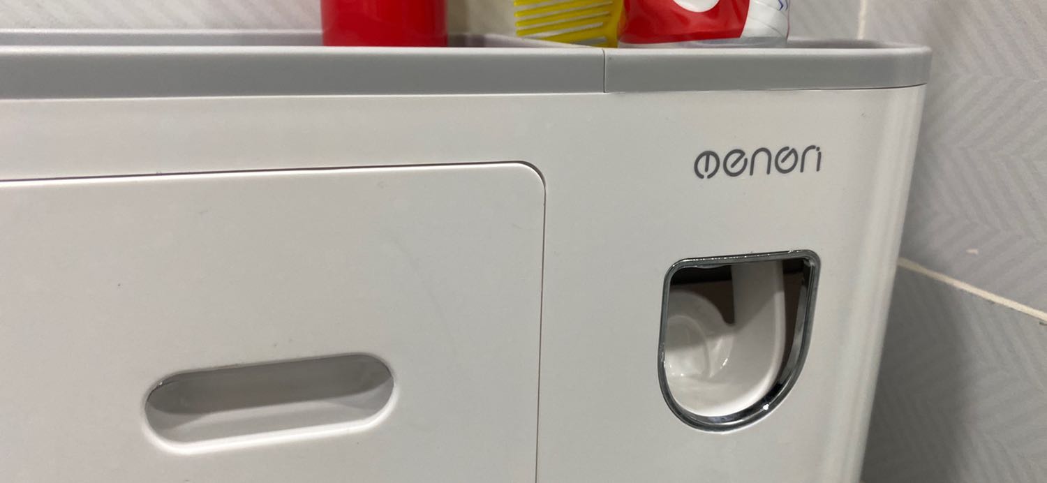 Hàng nhái mẫu mã của ECOCO nên giá rẻ,
Mùi nhựa rất khó chịu, để chiếc lượt qua 1 đêm là bốc mùi nặng luôn!
Bộ tôi mua trước đúng hiệu ECOCO nên chất lượng nhựa rất tốt.

Đề nghị Shop cung cấp đúng tên nhà Sản Xuất của sản phẩm để tránh hiểu nhầm!