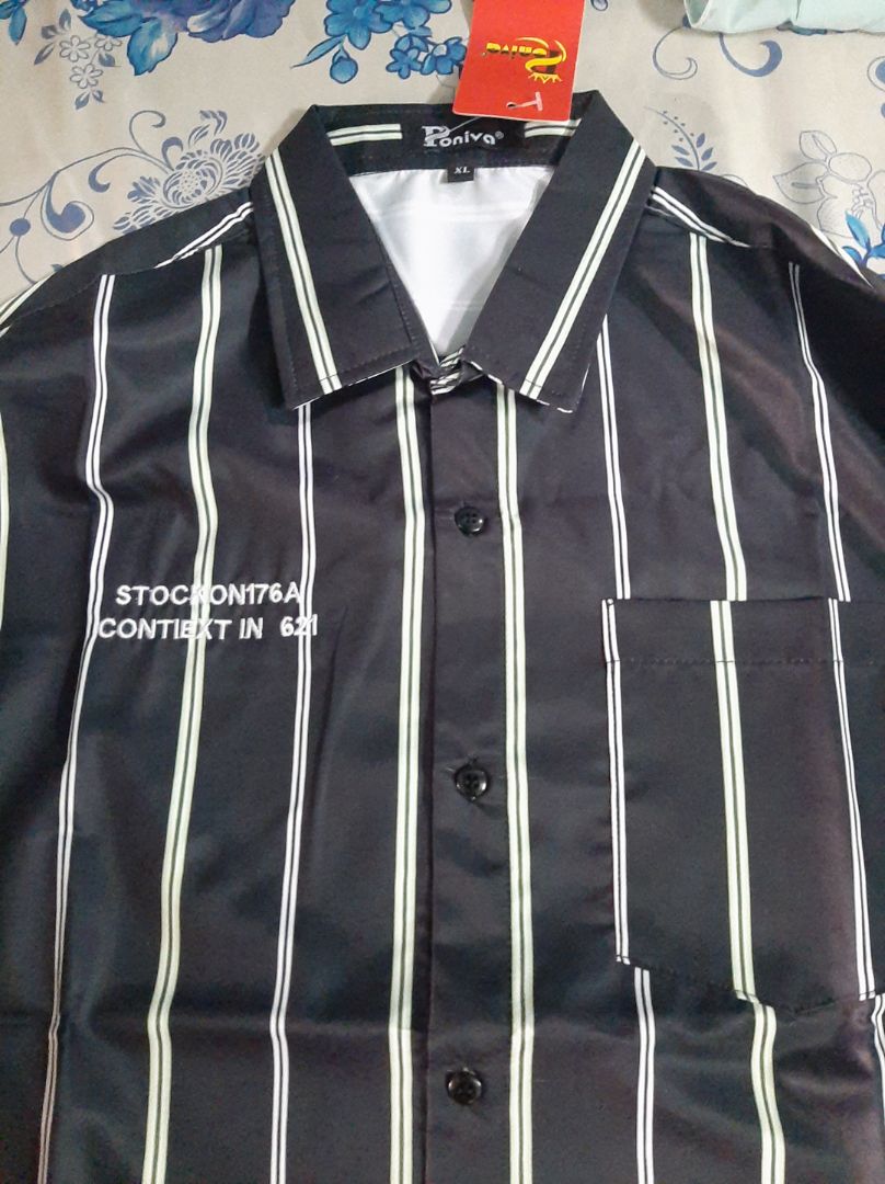 Áo như hình, đúng size, vải mặc mát. Mn nên mua nha Áo như hình, đúng size, vải mặc mát. Mn nên mua nha