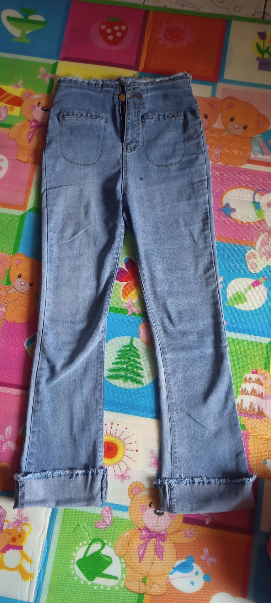 chuẩn bị và giao hàng quá nhanh, hôm nay shipper gọi mà bất ngờ luôn. chất vải cực kỳ đẹp, mặc vào rất thoải mái. mình m59-47kg mặc size M hơi dài nhưng không sao, rất ưng cái bụng luôn