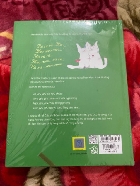 Sách bìa cứng bản đặc biệt nên rất đẹp nhé mọi người 
Bìa cứng thiết kế có áo và có đánh dấu trang tặng kèm bockmar nữa ah
Nội dung thì siêu hay rồi ah nên mua cho các bé đọc
