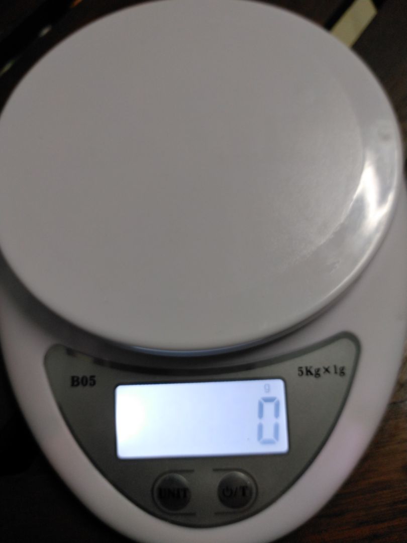 Tiki giao hàng nhanh, cân chính xác, giá tốt, lắp nguồn pin 2 viên pin 1.5v AAA nhé.