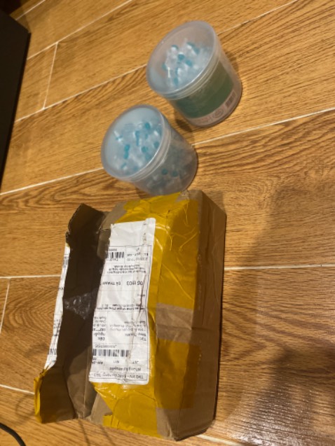 Đặt 3 hộp, shop giao thiếu 1 hộp. Nhưng hỗ trợ giải quyết nhanh chóng. 5 sao