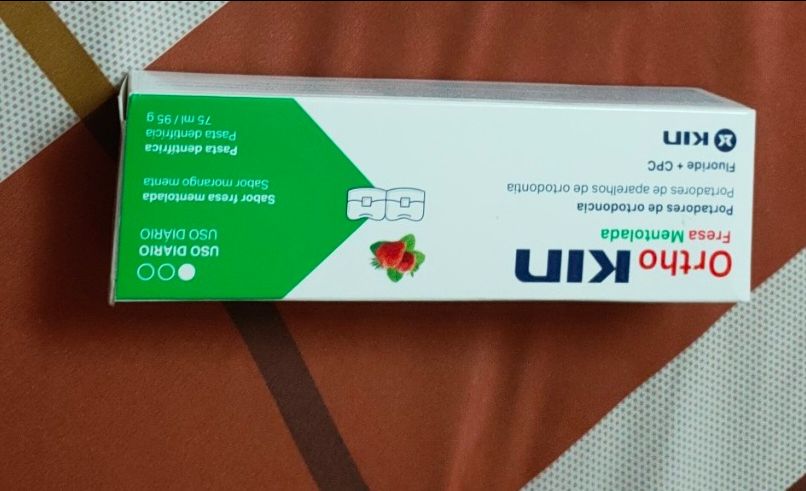 đơn hàng đặt 2 hộp kem đánh răng nhưng lại giao có 1 hộp. Shop vui lòng giao bổ sung thêm 1 hộp.