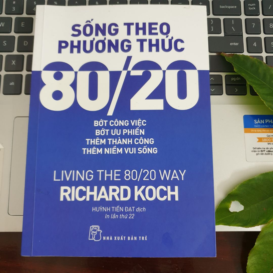 /Đúng như tiêu đề của sách, sống theo phương thức 80/20 sẽ Bớt công việc, bớt ưu phiền, thêm thành công và thêm niềm vui sống. Tác giả đưa ra các luận điểm chứng minh rằng hầu hết 80% Quả được sinh ra từ 20% Nhân (Có nghĩa là quy luật nhân quả là không cân bằng) và từ đó làm thế nào con người tập trung phát triển các nguồn lực mang lại nhiều lợi ích hơn, nhiều năng lượng hơn. Ngoài ra tại mỗi chương tác giả đặt ra bài tập để thực hành cho người đọc.