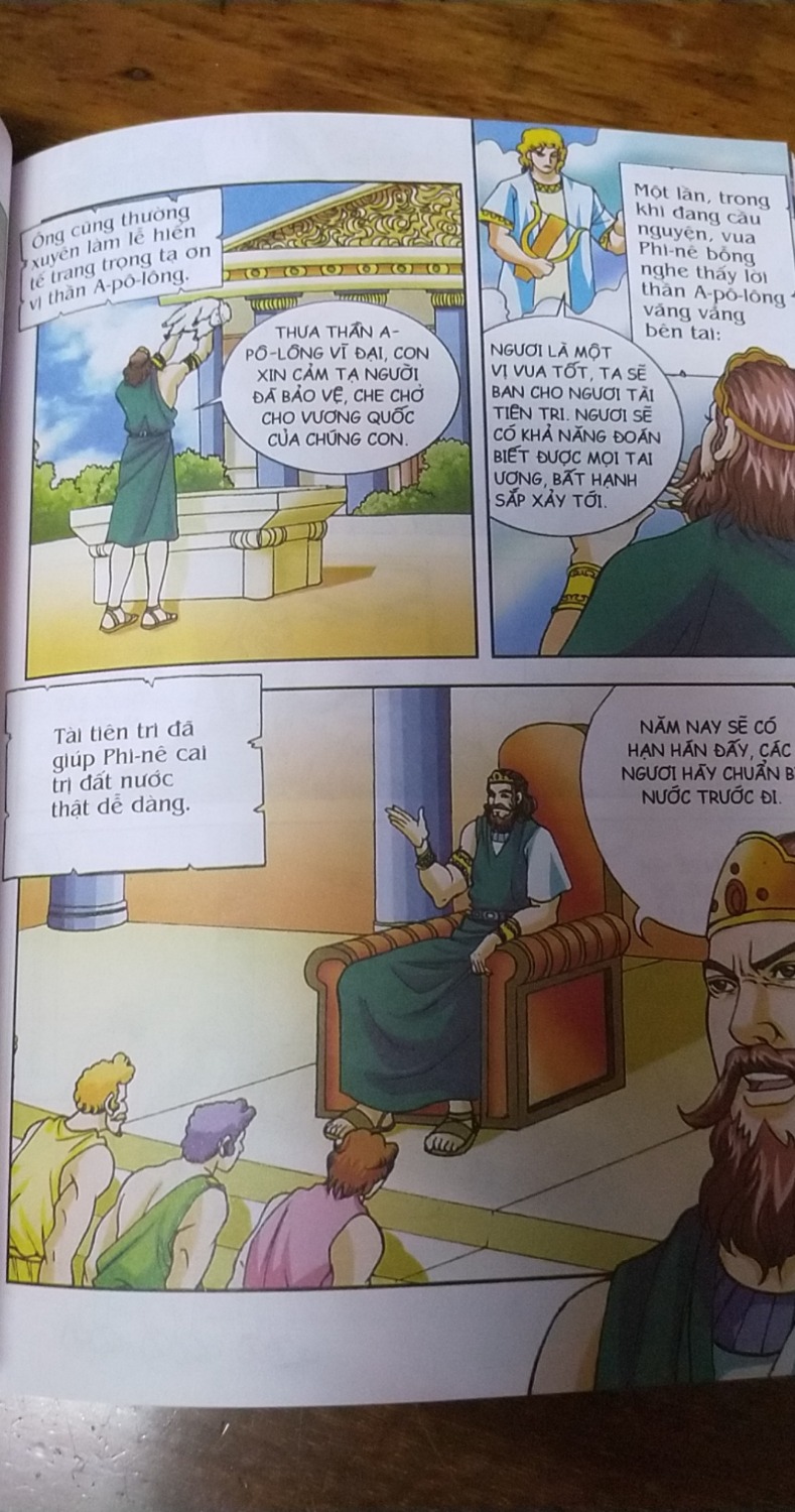 Sách bookcare đẹp, màu in và chất lượng giấy giống với bản in mới nhưng mình không thích cách phiên dịch tên nhân vật cũ (thần apollo thành a-pô-lông,...).