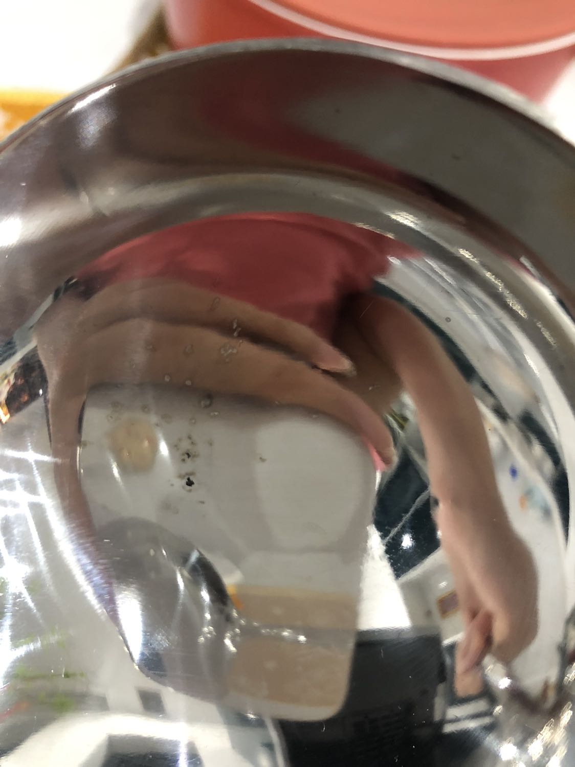 Mới dùng có 2-3 lần mà đã bị tróc lớp inox rồi