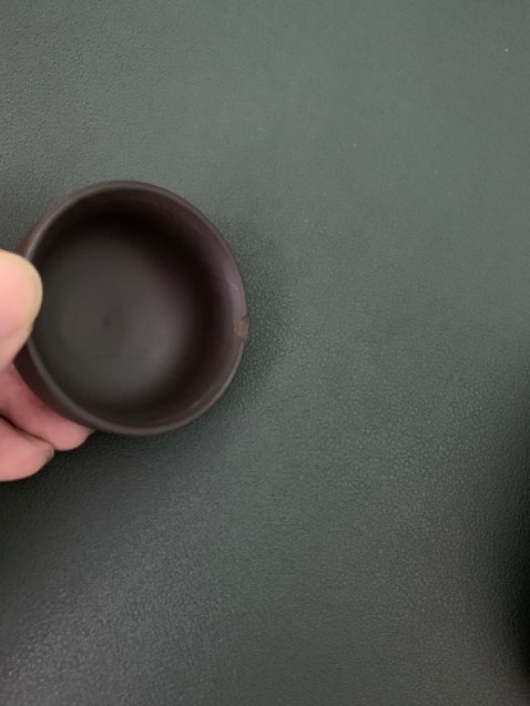 Một chén bị mẻ như hình, giao hàng nhanh