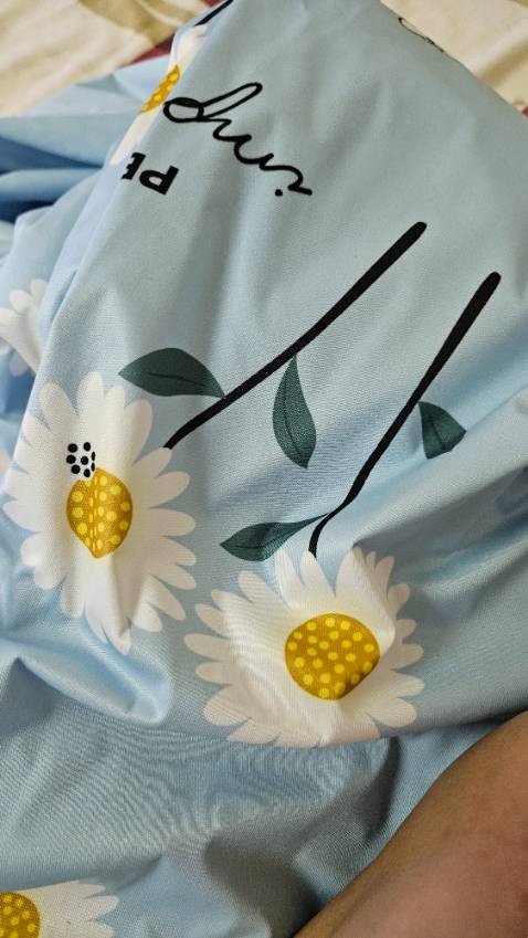 Mới nhận hàg, *** thử thì cung chống thấm. Nhưg chưa nằm nên ko biết nóng ko.
M trừ điểm vì ko đc chọn mẫu