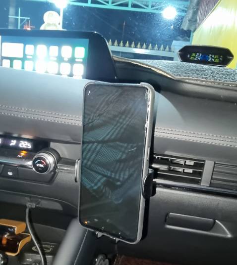 Đẹp, gắn cửa gió chắc chắn!