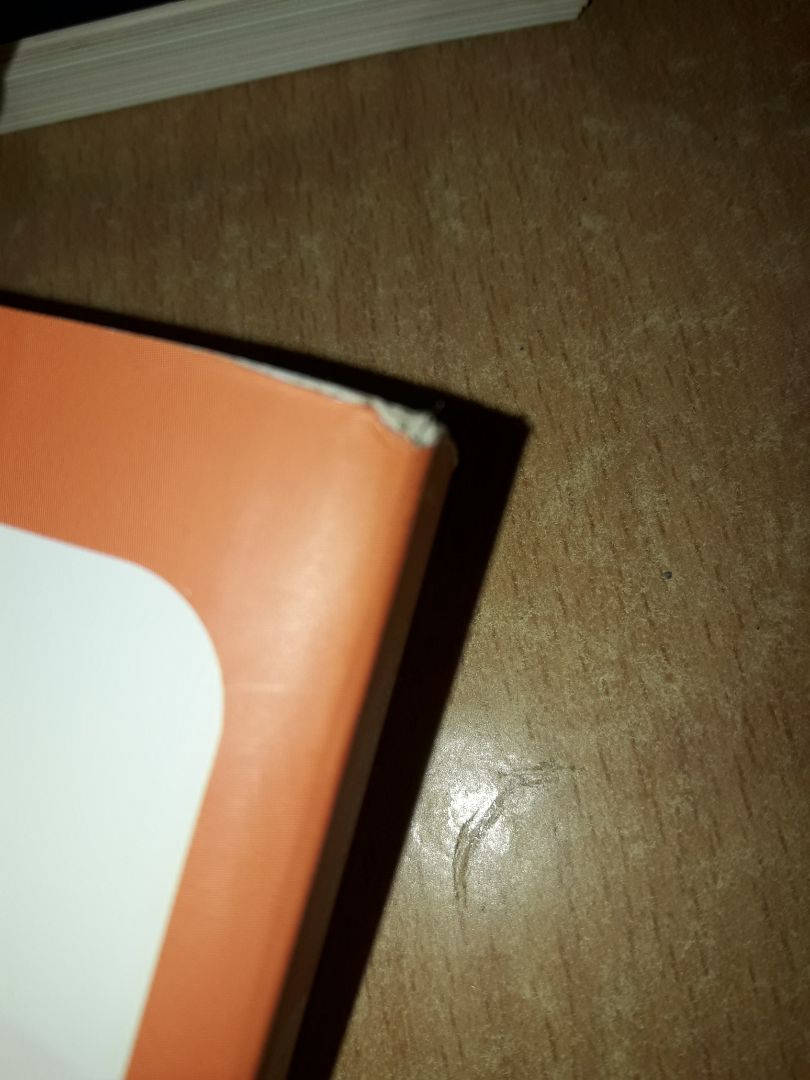 1 cuốn sách không hề đáng tiền :) phí 121k. Thấy nhiều người bảo hay nên mua thử. Thất vọng thật sự.

Đóng gói thì sơ sài, lúc nhận hàng thì gáy sách bị hỏng nhẹ, không đáng kể nhưng khá là khó chịu.

Bên trong sách còn có lỗi ngữ pháp, sách viết chả có gì đặc biệt, nội dung sơ sài, từ mới thì không có phiên âm.
Ebook tặng kèm còn không truy cập được, app cũng không vào được. Trong khi đường truyền internet rất tốt :)

Gửi thư hỗ trợ thì mãi không rep, lần đầu mua ở đây và sẽ không bao giờ mua nữa, rất thất vọng.

Trên google có rất nhiều web hỗ trợ làm mindmap, mọi người nên học ngữ pháp từ những quyển như: English Grammar in use, giải thích ngữ pháp  rồi rự làm mindmap sẽ hiệu quả hơn nhé.