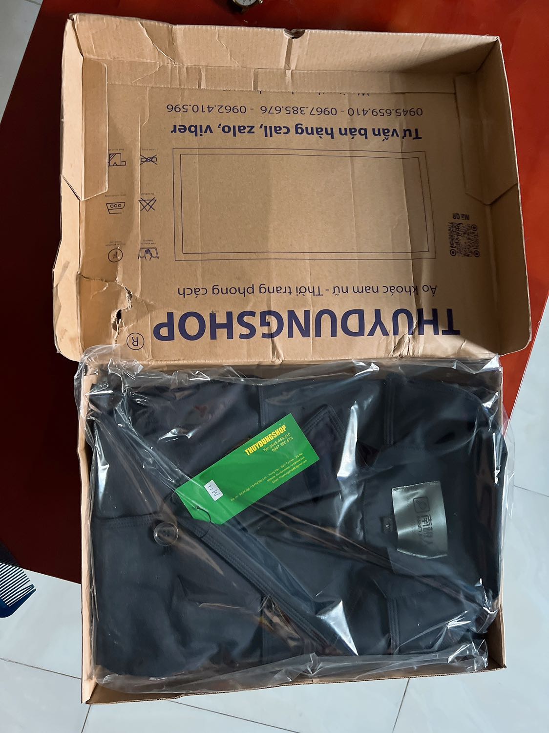 Nhận hàng sớm hơn dự kiến, áo đúng size mình đặt.
Áo rất đẹp và không quá dày nhưng đủ để giữ ấm cơ thể, Shop rất dễ thương, tư vấn nhiệt tình. Thank Shop và Tiki :)))