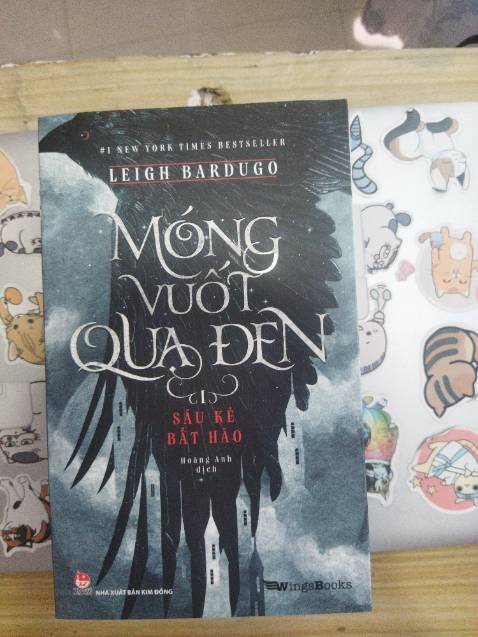 In ấn rõ nét, nội dung hay, đóng gói tạm ổn. Tuy nhiên sách hơi bị móp méo 1 số chỗ, nhưng vẫn ko sao. Mua 1 lần cả bộ như này thích thật