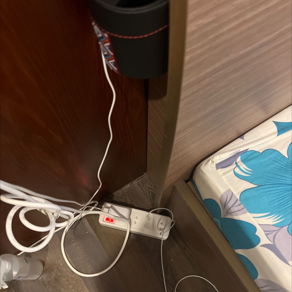 Rất hài lòng. Nhựa cứng cáp, đóng gói cẩn thận, sản phẩm đẹp, nhìn thấy yên tâm về chất lượng. 
Bền hay không hồi sau sẽ rõ kakaka