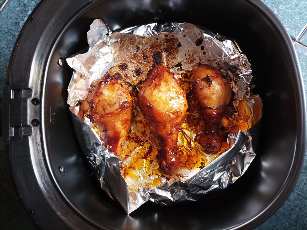 Chất lượng, vệ sử dụng và vệ sinh. Nướng cũng ngon nhưng hơi khô dù đã quét dầu, quan trọng thì tiện lợi.