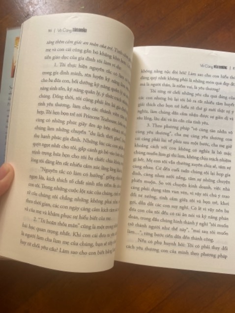 Chưa có thời gian đọc hết nhưng rất hay về cách dạy con của ng Do Thái. Sách đẹp, được bọc kỹ càng, in ấn đẹp, giao hàng đỉnh luôn, sáng đặt chiều có