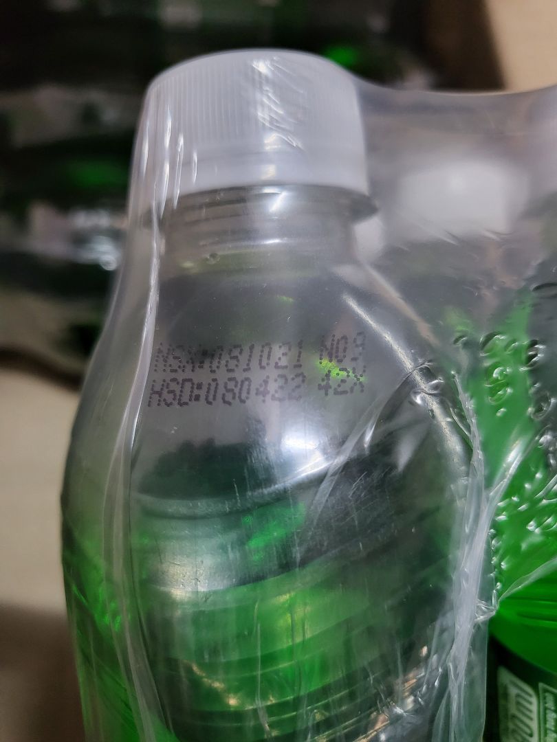 Tên sản phẩm gây hiểu lầm. Mình cứ tưởng mình mua *** chứ không phải CHAI. Cần đưa thông tin chính xác hơn để khách hàng không cảm thấy bị ***. Giao hàng chậm. Date còn 5 tháng cũng khá ổn (thời hạn sử dụng là 6 tháng kể từ NSX)