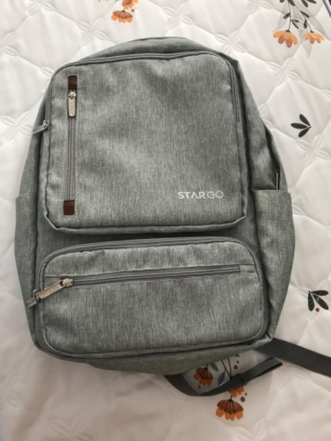 Ba lô cũng khá oki ạ. Ko hiểu sao màu đậm hơn nhiều so với màu mình chọn í. Mình chọn màu xám nhạt, sản phẩm ở xám đậm. Có thể shop giao nhầm màu, mà mình trót giặt mất rùi :p