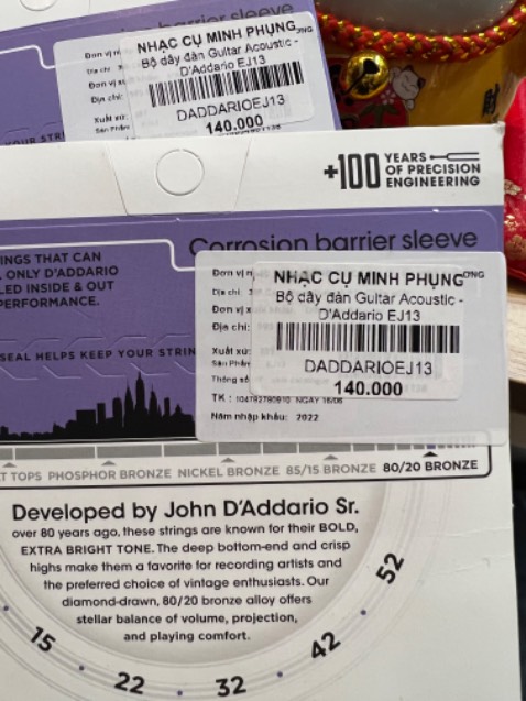 Daddario EJ13 bộ dây guitar acoustic quốc dân 👍.
Độ bền, độ gỉ thì tuỳ thuộc vào thời gian và cách sử dụng nữa.
Shop bán hàng chính hãng, tư vấn nhiệt tình, có hướng dẫn check chính hãng trên web hãng.
Đóng gói cẩn thận.
Tiki giao hàng nhanh, cẩn thận.
Mình rất hài lòng 👍.