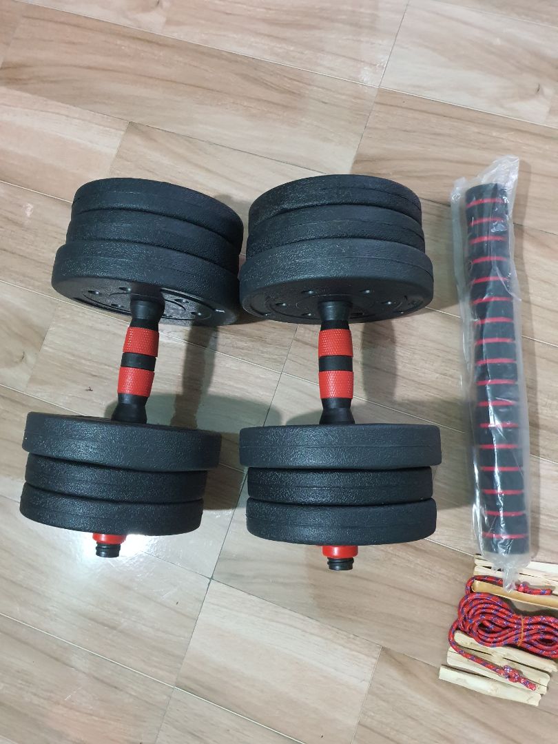 chất lượng tạm ổn, tạ to hơn so với mình nghĩ, chất liệu hơi thô; quà đi kèm (dây nhảy) tuy mình ko dùng nhưng cũng góp ý với shop gói cẩn thận chút, mình mở ra thấy bị mấy cục tạ đè vỡ toang rồi. Nói chung tạm hài lòng.