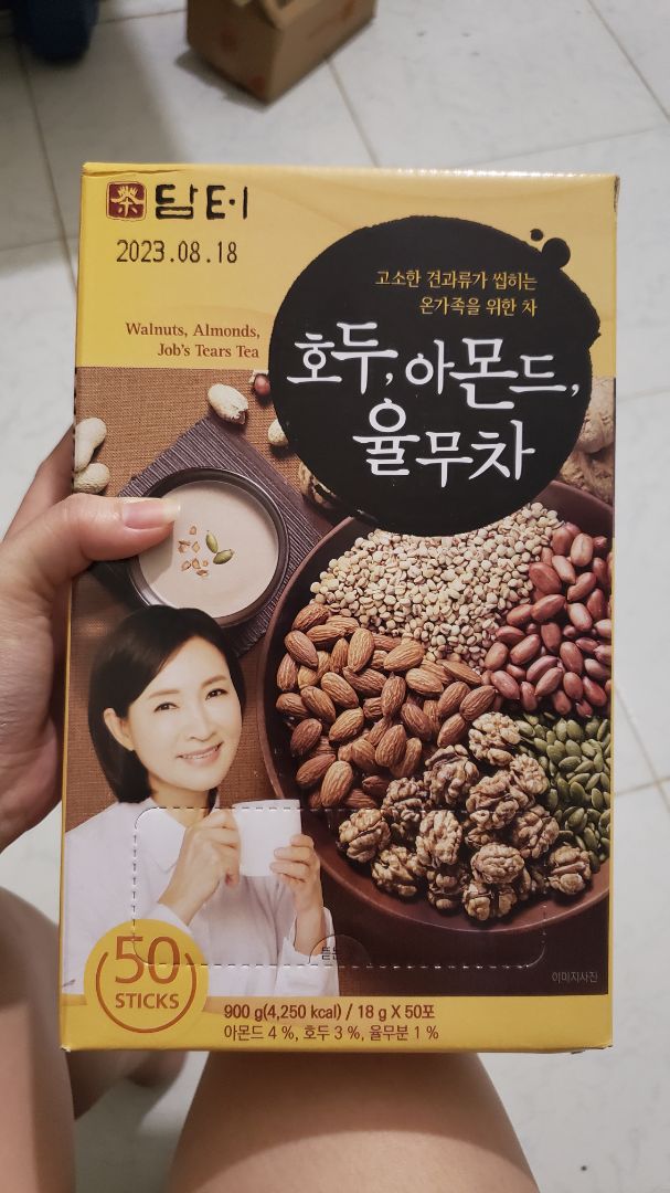 Bột ngũ cốc chất lượng tốt. Tuy nhiên khâu đóng gói và giao hàng của shop tệ quá ạ. Nhận về hộp không còn nguyên vẹn và có dấu hiệu đã bị người khác mở ra trước đó dưới phần đáy hộp.