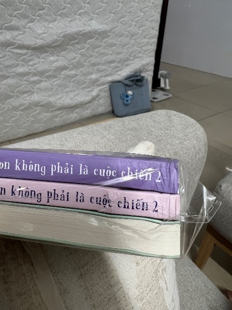 Mình mua gói bookcare nhưng shop không bọc, sách bị cong hết góc, có quyển còn bị rách. Mình đã mua nhiều sách từ tiki nhưng lần này không chấp nhận được