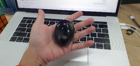 chuột nhỏ xinh, nhìn cưng xĩu. chất lượng chắc k đòi hỏi quá cao đc nhưng mà xài cũng ổn áp, hợp với mấy con máy mini.