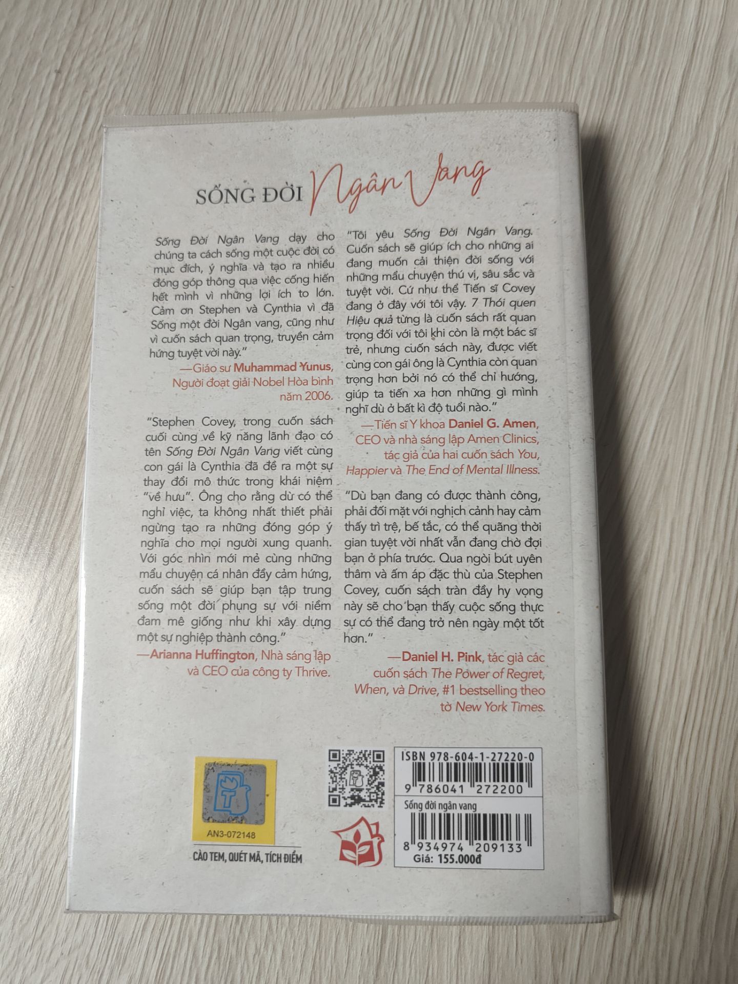 Có rất nhiều lời khuyên và minh họa từ những người nổi tiếng về cách sống và tiếp tục cống hiến sau khi đã qua thời kỳ rực rỡ của sự nghiệp để có thể sống đẹp và hạnh phúc như tiếng chuông vàng mãi.