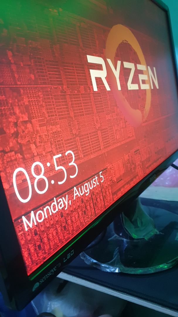 màn hình máy bàn mình cũ rồi nên chỉ có 2 cổng d-sub và dvi thôi nên khi xuất từ cổng hdmi của card màn hình rời phải mua thêm cục này. Cắm phát ăn luôn. Hàng Ugreen chất lượng tốt lắm các bạn.