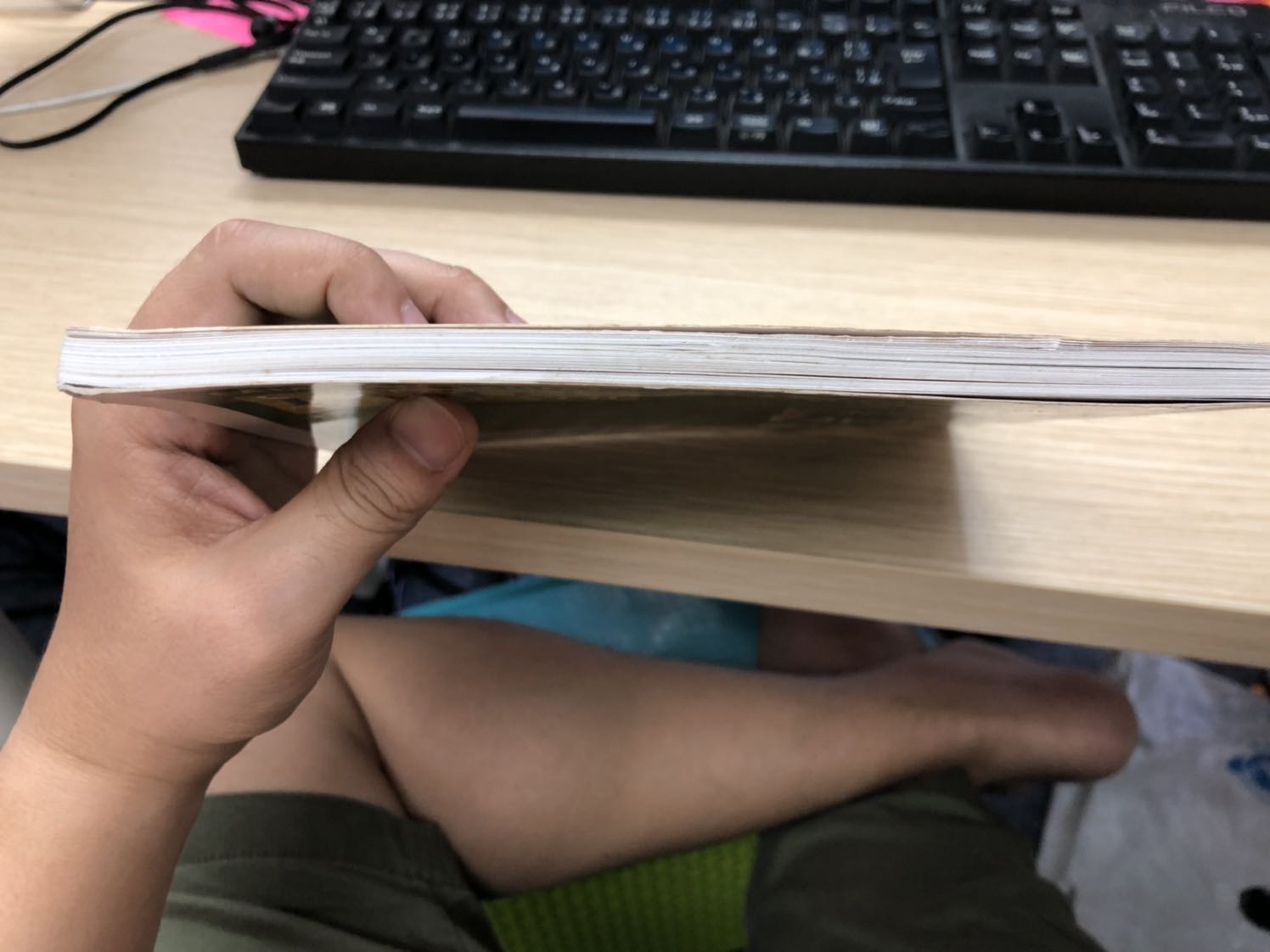 Chất lượng sách quá tệ, cong sờn mép sách. gáy sách có hiện tượng mốc vàng nhìn rất bẩn. Cảm nhận như đi mua sách từ hàng sách cũ thì đúng hơn