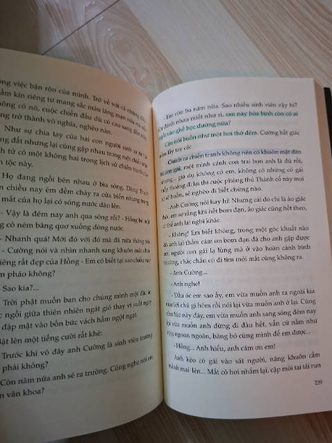 Sách hay lắm luôn, nên mua đọc nha, hay cực kì, sắp có phim rồi, đọc mà thương quá