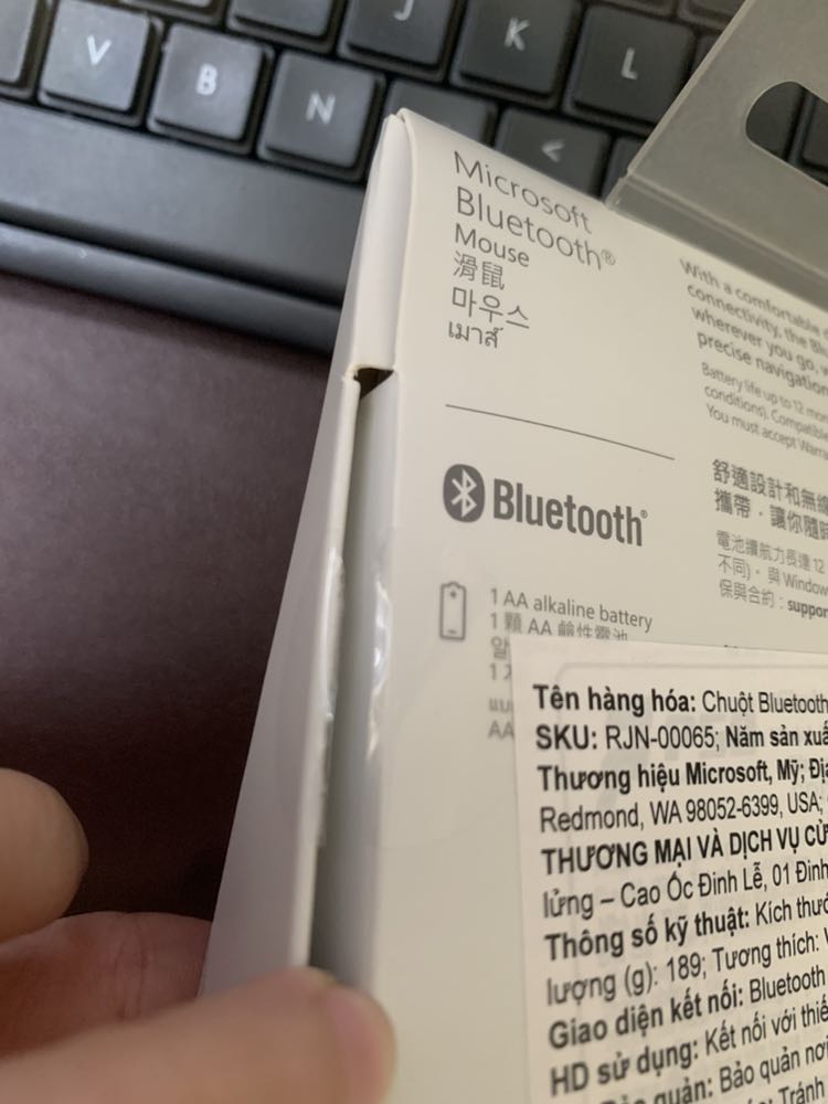 Mình vừa mua đơn sáng nay nhưng do không đọc kĩ thông tin nên chuột không đúng nhu cầu mình cần. Bạn nào cần mua thì mình *** rẻ hơn nhé. Rep *** vào đánh giá này giúp mình mình liên hệ ạ. Cảm ơn.