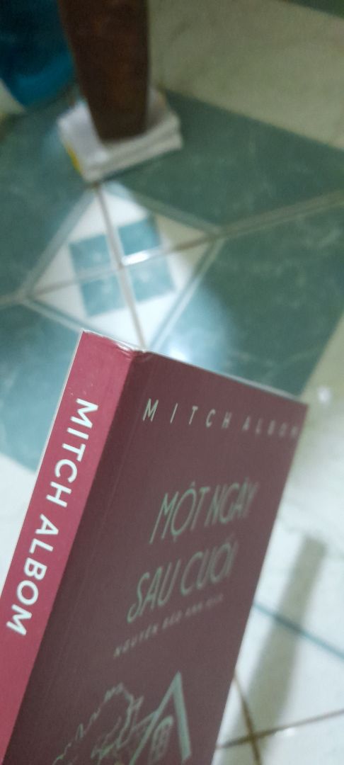 sách bị sần gáy, quá là đau đớn 😢