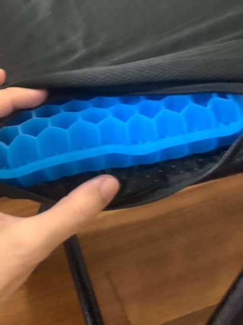 Gối êm. Vừa vặn. Giao hàng rất nhanh. Thoáng, ko bị hầm nóng