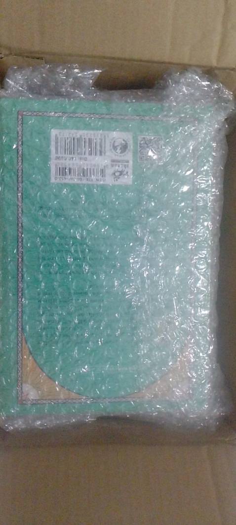 Bìa, giấy đẹp, chữ in nét, có vài lỗi chính tả
Shipper giao hàng nhanh
Nội dung sách đưa người đọc trải qua nhiều cung bậc cảm xúc: vui có, buồn có, hồi hộp cũng có...Sưởi ấm mặt trời viết về nhân vật Zeze trong giai đoạn 11-15 tuổi với những trải nghiệm ở 1 cuộc sống mới, gia đình mới với những người bạn mới (bao gồm tưởng tượng và có thật...).