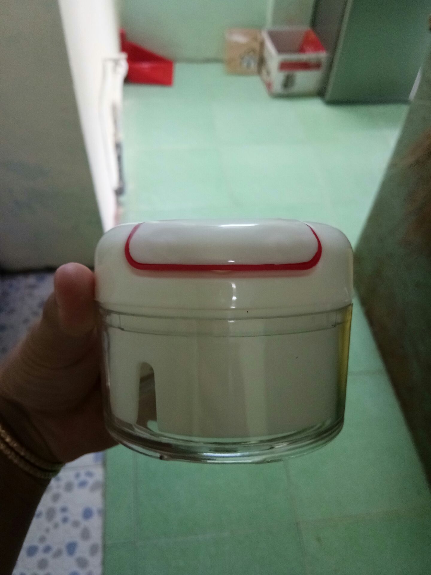 chưa xài nhưng xoay thử thấy cũng yếu, ai có điều kiện thì nên mua máy xay