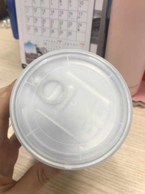 Giao cực nhanh, thêm nữa hộp đóng gói đẹp, date xa nên yên tâm từ từ ăn, mình mua vị truyền thống nên ăn cảm giác giống cơm chiên lên ấy, nhạt nhạt ăn không gây ngán, hôm sau sẽ thử vị khác. Cảm ơn shop và Tiki.