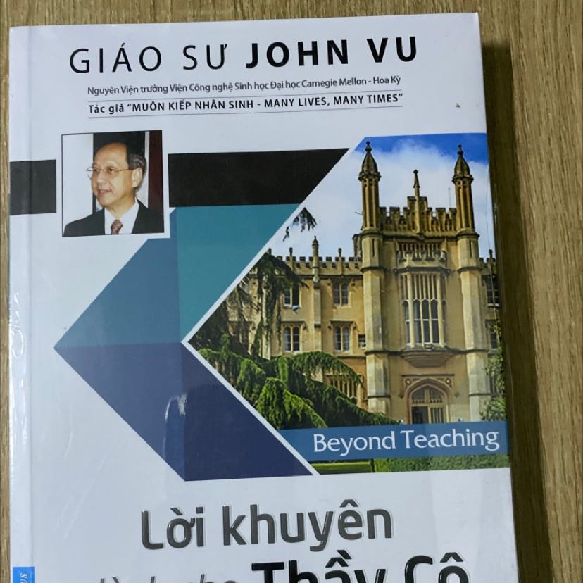 First New dạo này có hộp gói riêng cho cảm giác “rất chân thành” từ nhà xuất bản. 
Một quyển sách rất nên đọc nếu bạn là GV.