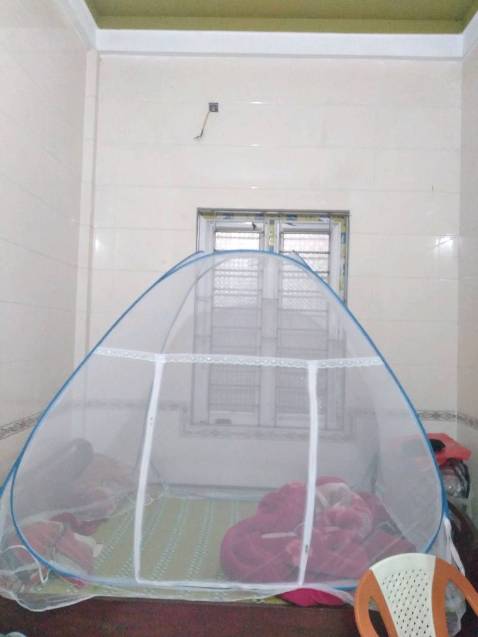 Mùng rộng rãi khoá khéo nhẹ nhàng mà giá cực kì rẻ luôn. Quá hài lòng với sản phẩm. Shop chuẩn bị hàng để giao nhanh lắm luôn
Quá tuyệt vời cho một chiếc màn tự bung mà gọn gàng như vậy. Tuy khâu gập vào có hơi khó khăn nhưng làm theo hướng dẫn đã dễ hơn rất nhiều, nên mua lắm ạ
Lúc mới mua về không biết gấp gọn lại, bây h dùng quen rồi, thì uốn 3 vòng là gấp gọn lại, tiện lợi lắm. đáy rộng rãi phủ kín giường nên không cần phải khoan hay mắc mùng lên tường hay dây thép trong nhà nữa, chỉ cần mở ra là nó dựng lên rất dễ. 

Nhớ ngày xưa mua mùng mất nhiều tiền, giờ tiện lợi thật cho shop 5 sao