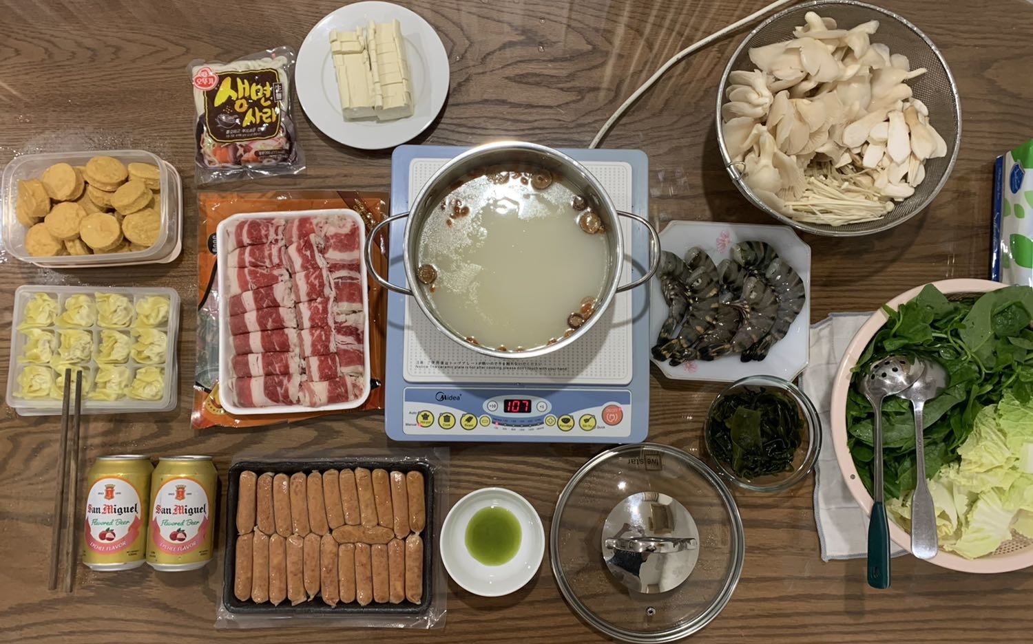 Bia vị vải thơm ngon sảng khoái mà lại rất nhẹ, độ cồn chỉ là 3% nên đảm bảo các bạn nữ cũng sẽ rất thích đó