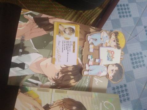 Nội dung truyện thì ôi thôi khỏi nói ròi nha, hay lắm luôn á, bìa in đẹp sắc nét, nói chung là xuất sắc 😍😍😍, mà 1 phần mình quyết định mua là do u mê bà Yu á, bả dịch siêu hay luôn. Standee siêu xinh, mà to nha. Nói chung là siêu ưng ý, mãi đỉnhhhhhhh. Shipper cũng tốt lắm nha, giao nhanh nữa