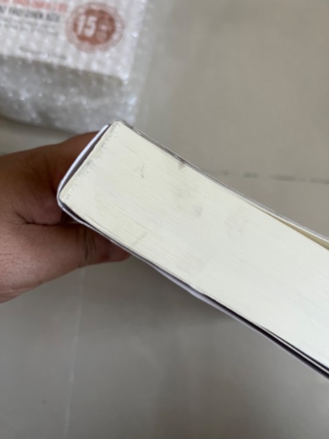 Sách sao bẩn quá shop ơi, bẩn lắm luôn ạ. Sách brand new hay secondhand vậy ạ? Buồn quá shop ạ
