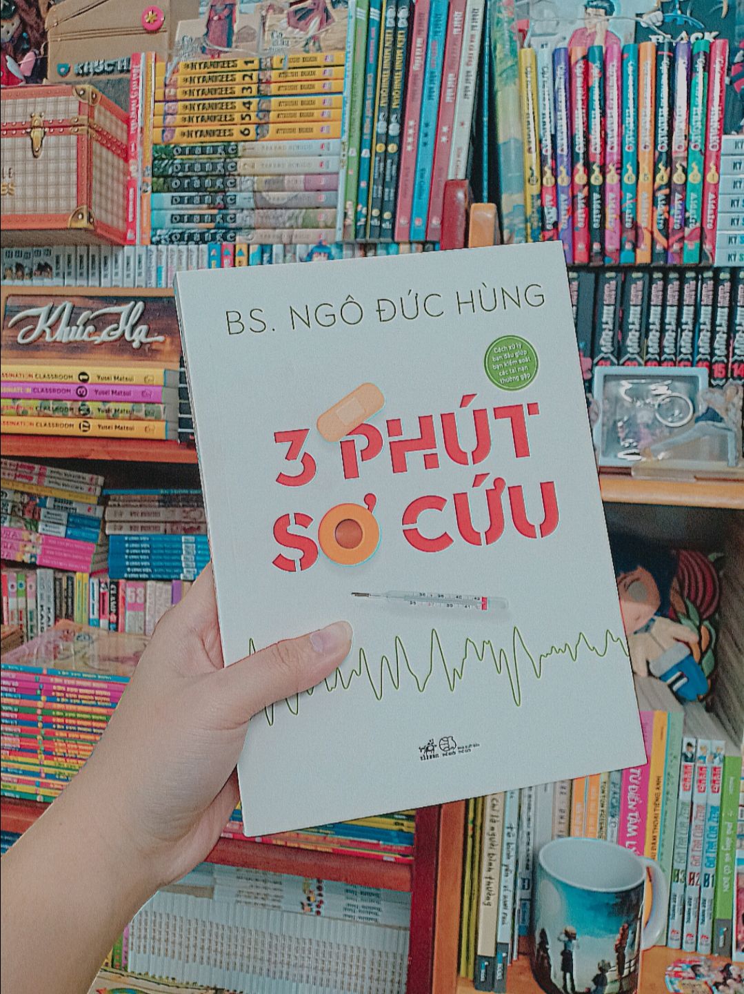 Sản phẩm ok, mình muốn mua quyển này lâu rồi mà giờ mới có dịp. 2 lần đặt Tiki thấy đóng gói thì không có bọc chống sốc gì hết chỉ bỏ vào hộp thôi, hộp không móp méo mà mặt sau sách có vết lõm chắc bị từ trước. Sẽ còn ủng hộ nhé