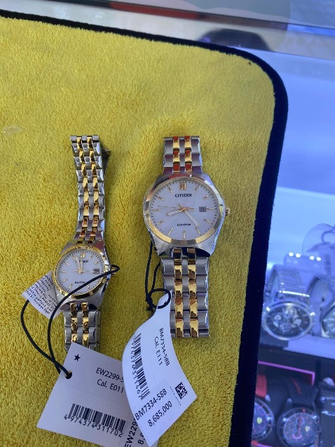 Chống nước tốt, sang, đã thử.
Hộp đẹp
Bán đủ cặp nam nữ nên kh phải đi tìm. Tư vấn kĩ